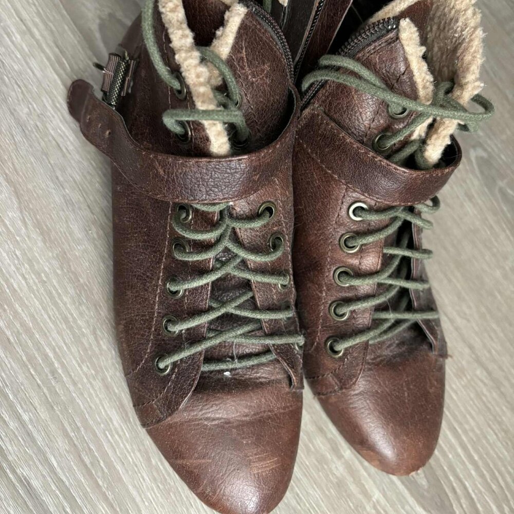 Gianni Bini Brown Boots Size: 7.5
